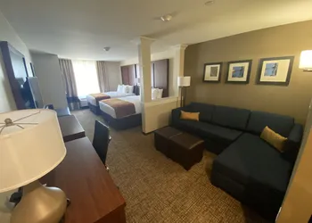 Comfort Suites Midland West hotel thumbnail 8