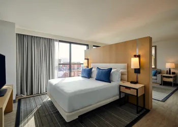Live by Loews - St.Louis hotel thumbnail 5