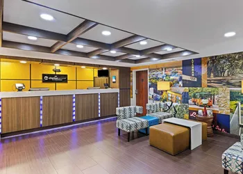 Clarion Pointe Savannah Gateway I-95 hotel thumbnail 3