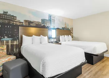 Clarion Pointe Savannah Gateway I-95 hotel thumbnail 5
