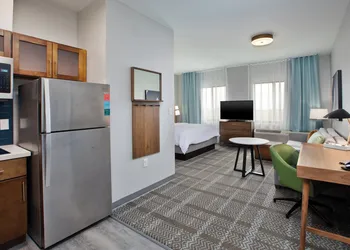 Staybridge Suites Ames by IHG hotel thumbnail 8