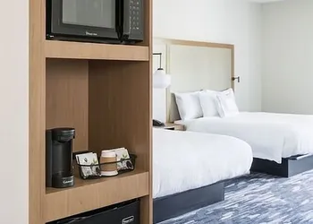 Fairfield Inn & Suites by Marriott Minneapolis North/Blaine hotel thumbnail 3