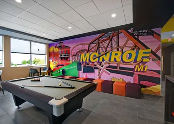 Tru by Hilton Monroe hotel thumbnail 8