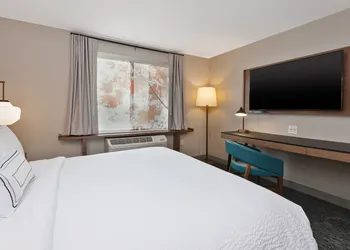 Fairfield Inn & Suites by Marriott Kalamazoo hotel thumbnail 4