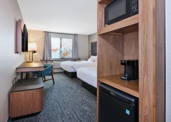 Fairfield Inn & Suites by Marriott Kalamazoo hotel thumbnail 7