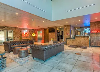Hotel Lexen Santa Clarita Valencia Near Six Flags hotel thumbnail 2