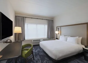 Fairfield Inn & Suites by Marriott St. Louis Downtown hotel thumbnail 8