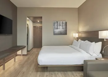 AC Hotel by Marriott Atlanta Airport Gateway hotel thumbnail 8