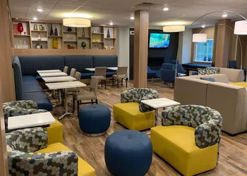 Microtel Inn & Suites by Wyndham Woodland Park hotel thumbnail 2