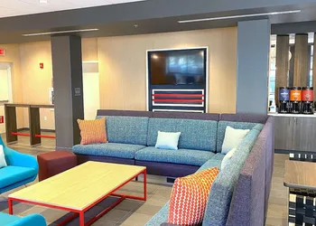 Tru By Hilton Baltimore Harbor East, MD hotel thumbnail 7