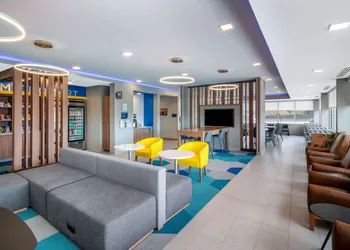Microtel Inn & Suites by Wyndham Hot Springs hotel thumbnail 4