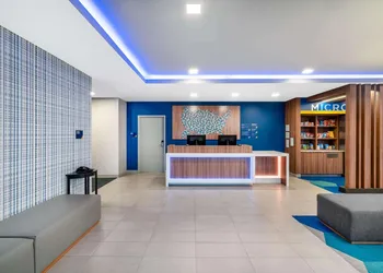 Microtel Inn & Suites by Wyndham Hot Springs hotel thumbnail 5