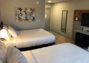 Microtel Inn & Suites by Wyndham Hot Springs hotel thumbnail 7