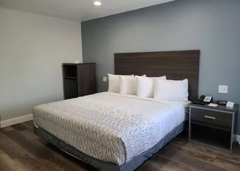 SureStay Hotel by Best Western Chowchilla Yosemite hotel thumbnail 4