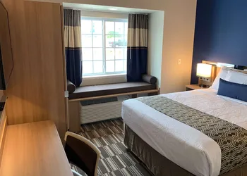 Microtel Inn & Suites by Wyndham Fountain/Fort Carson hotel thumbnail 7