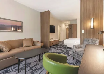 Fairfield Inn & Suites by Marriott Kansas City Shawnee hotel thumbnail 3