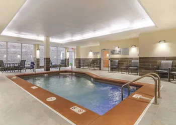 Fairfield Inn & Suites by Marriott Kansas City Shawnee hotel thumbnail 5