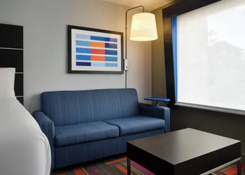 Holiday Inn Express & Suites Brunswick by IHG hotel thumbnail 3