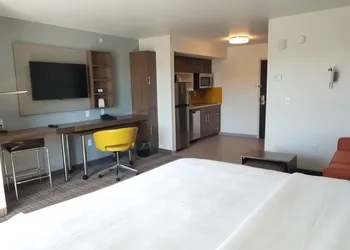 MainStay Suites Great Falls Airport hotel thumbnail 6