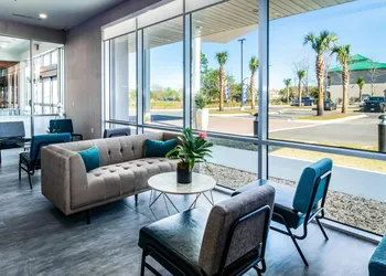 La Quinta Inn & Suites by Wyndham Miramar Beach-Destin hotel thumbnail 3