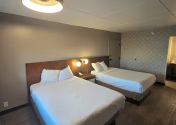 Dutch Wonderland Inn hotel thumbnail 2