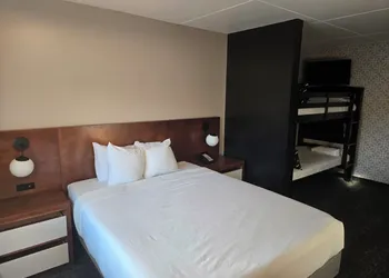 Dutch Wonderland Inn hotel thumbnail 4