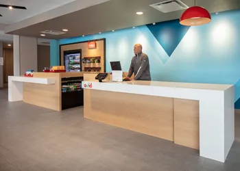 avid hotels Madison - Monona by IHG hotel thumbnail 2