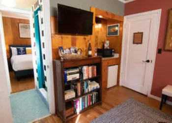 Anchor Inn Resort hotel thumbnail 4