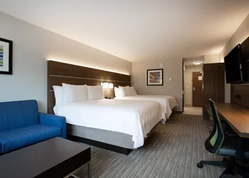 Holiday Inn Express & Suites Deland South by IHG hotel thumbnail 6