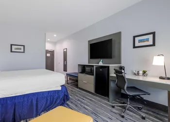 Holiday Inn Express And Suites Choctaw Oklahoma City East by IHG hotel thumbnail 5