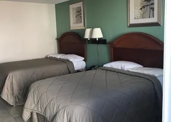 Lakeside inn hotel thumbnail 4