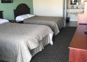 Lakeside inn hotel thumbnail 5
