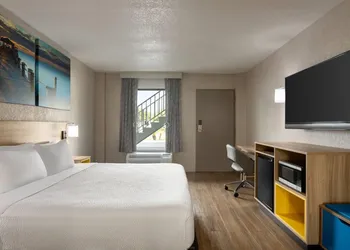Days Inn by Wyndham Apopka/Orlando hotel thumbnail 4