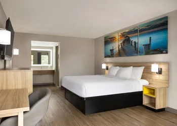 Days Inn by Wyndham Apopka/Orlando hotel thumbnail 5