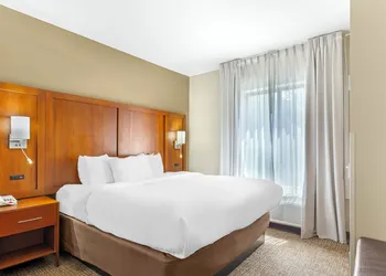 Comfort Suites Greensboro - High Point hotel thumbnail 4