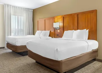 Comfort Suites Greensboro - High Point hotel thumbnail 6