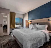SpringHill Suites by Marriott Oakland Airport hotel detail image 4