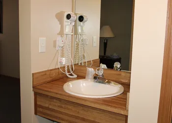Basswood Resort hotel thumbnail 5