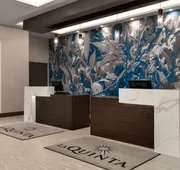 La Quinta Inn & Suites by Wyndham Orlando - IDrive Theme Parks hotel detail image 3
