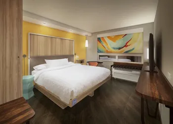 Tru by Hilton Oxford hotel thumbnail 7