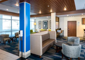 Holiday Inn Express & Suites Bend South by IHG hotel thumbnail 3