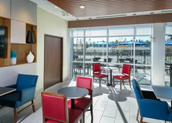 Holiday Inn Express & Suites Bend South by IHG hotel thumbnail 4