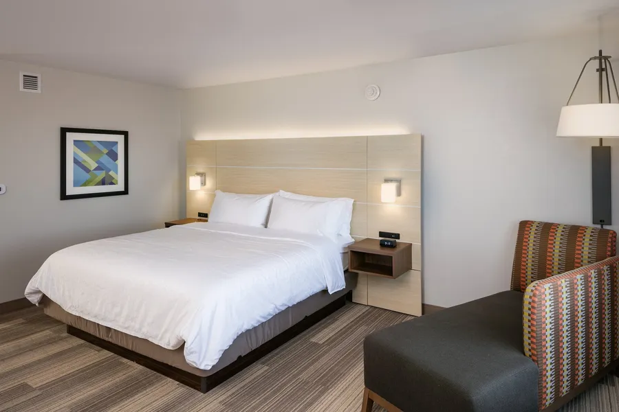 Holiday Inn Express & Suites Bend South by IHG hotel detail image 6