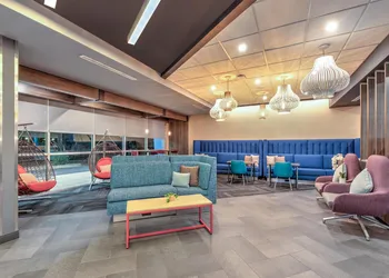 Tru by Hilton The Colony Dallas hotel thumbnail 2
