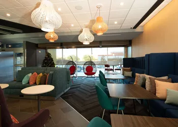 Tru by Hilton The Colony Dallas hotel thumbnail 5