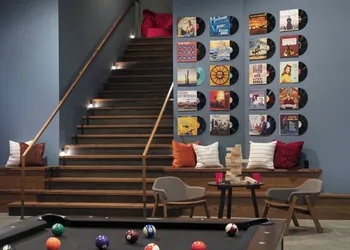 Moxy Nashville Vanderbilt Area hotel thumbnail 2