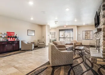 Cobblestone Hotel & Suites - Newport hotel thumbnail 2