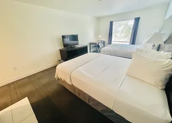FairBridge Inn & Suites Cuero hotel thumbnail 3