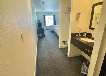 FairBridge Inn & Suites Cuero hotel thumbnail 6