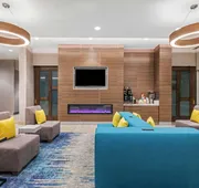 La Quinta Inn & Suites by Wyndham Kansas City Beacon Hill hotel detail image 3
